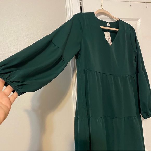NWT emerald green dress size M (8-10) boutique dress holidays Christmas - Picture 3 of 7